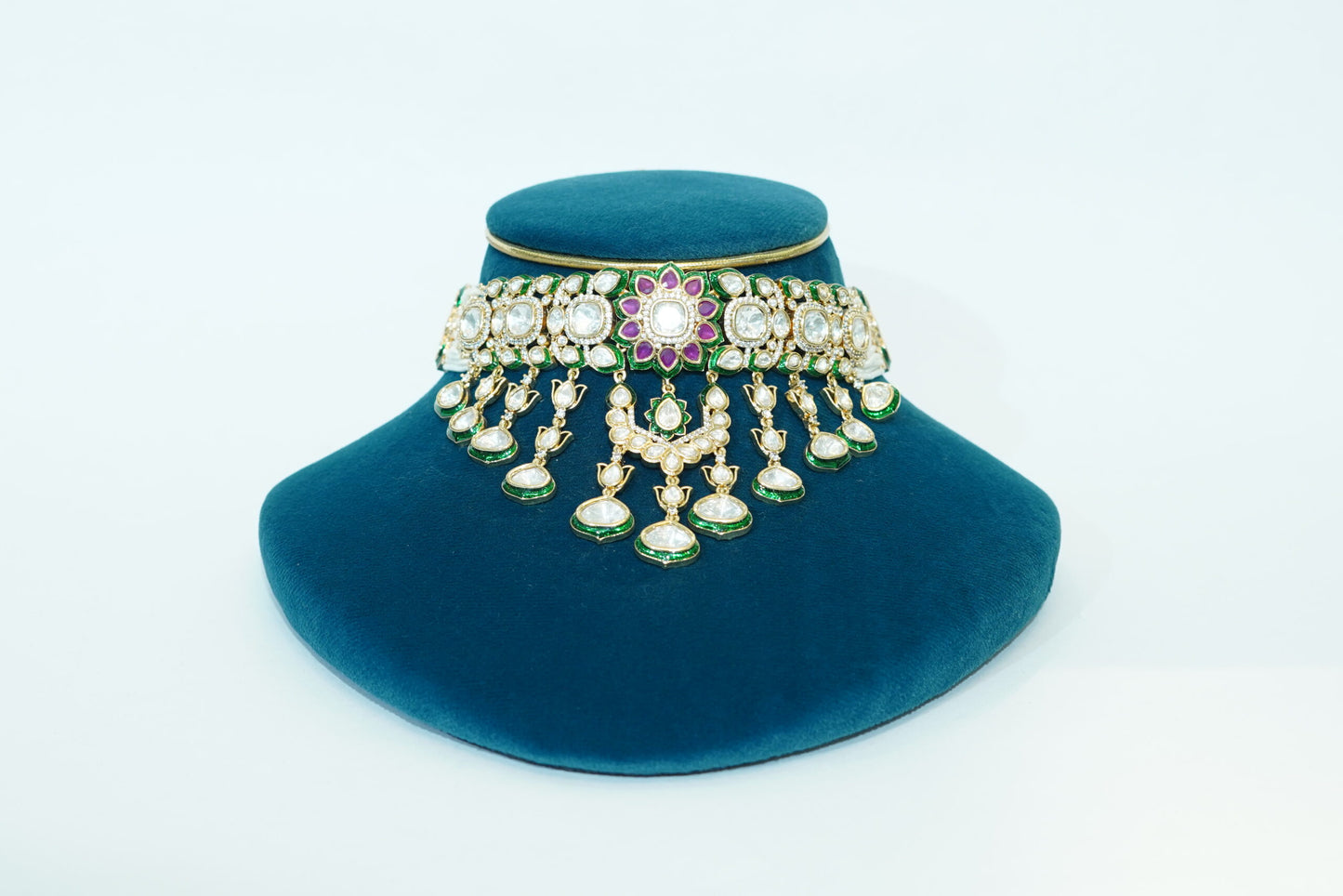 Silver stone studded flower detailing choker