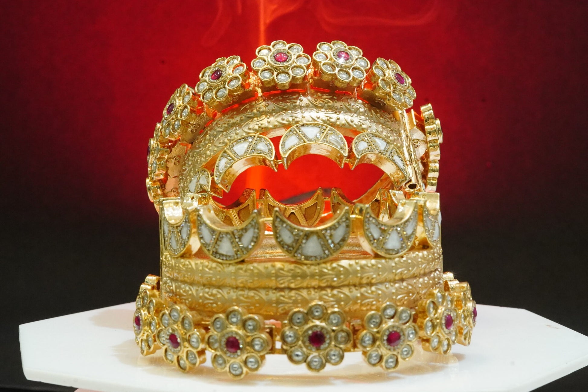 Half moon detail gold plated kada