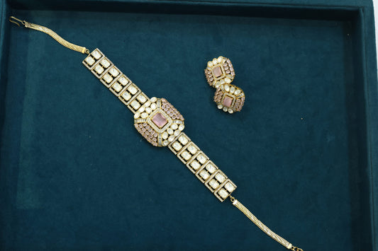 Square shaped choker set