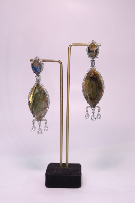 Oval brown stone studded