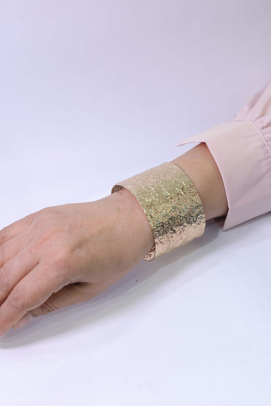 Gold-Toned Tiny Detailing Bracelet