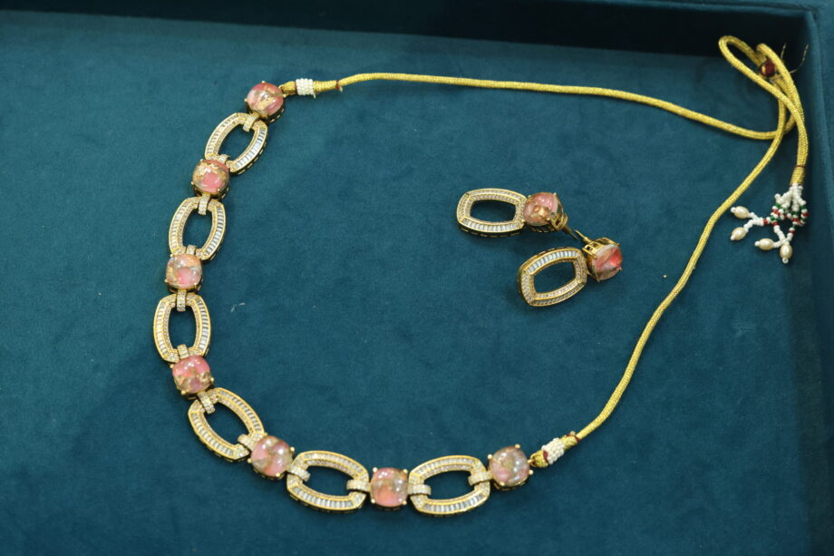 Geometric shape jewellery set